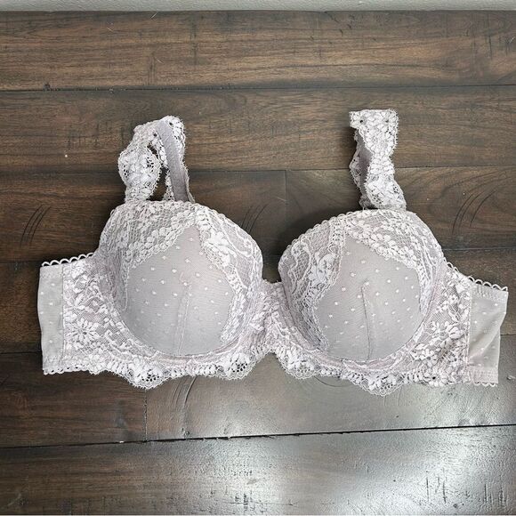 Victoria's Secret Gray Lace Lined Demi Lace Underwire Bra 34D - Picture 1 of 7